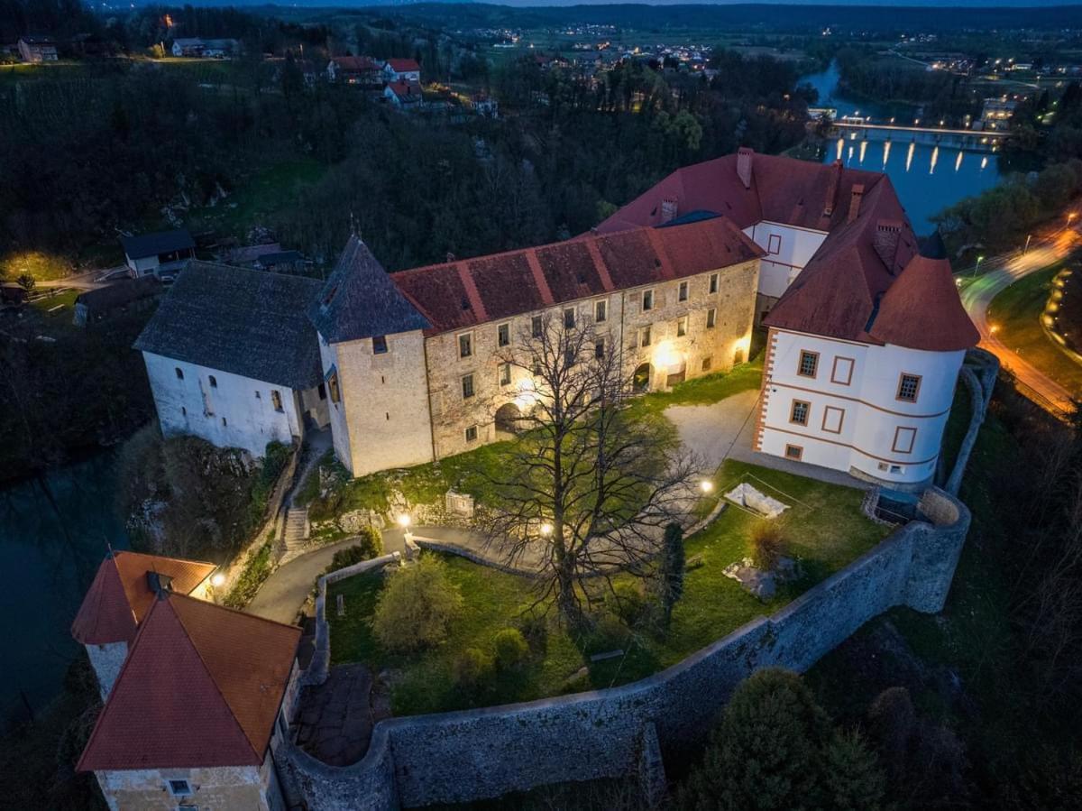 Apartman Ferenac Ozalj エクステリア 写真